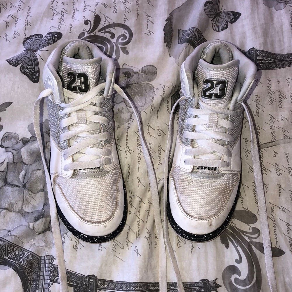 23 JORDANS